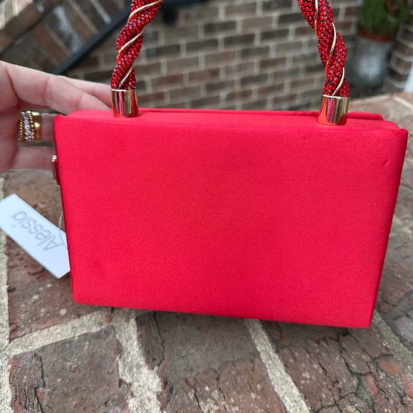 Alessia Bianchi Vibrant Red Heart evening bag, with Gold Accents NWT - Picture 4 of 4